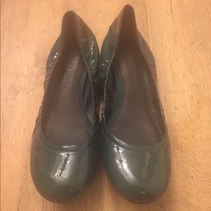 Vera Wang patent leather flats